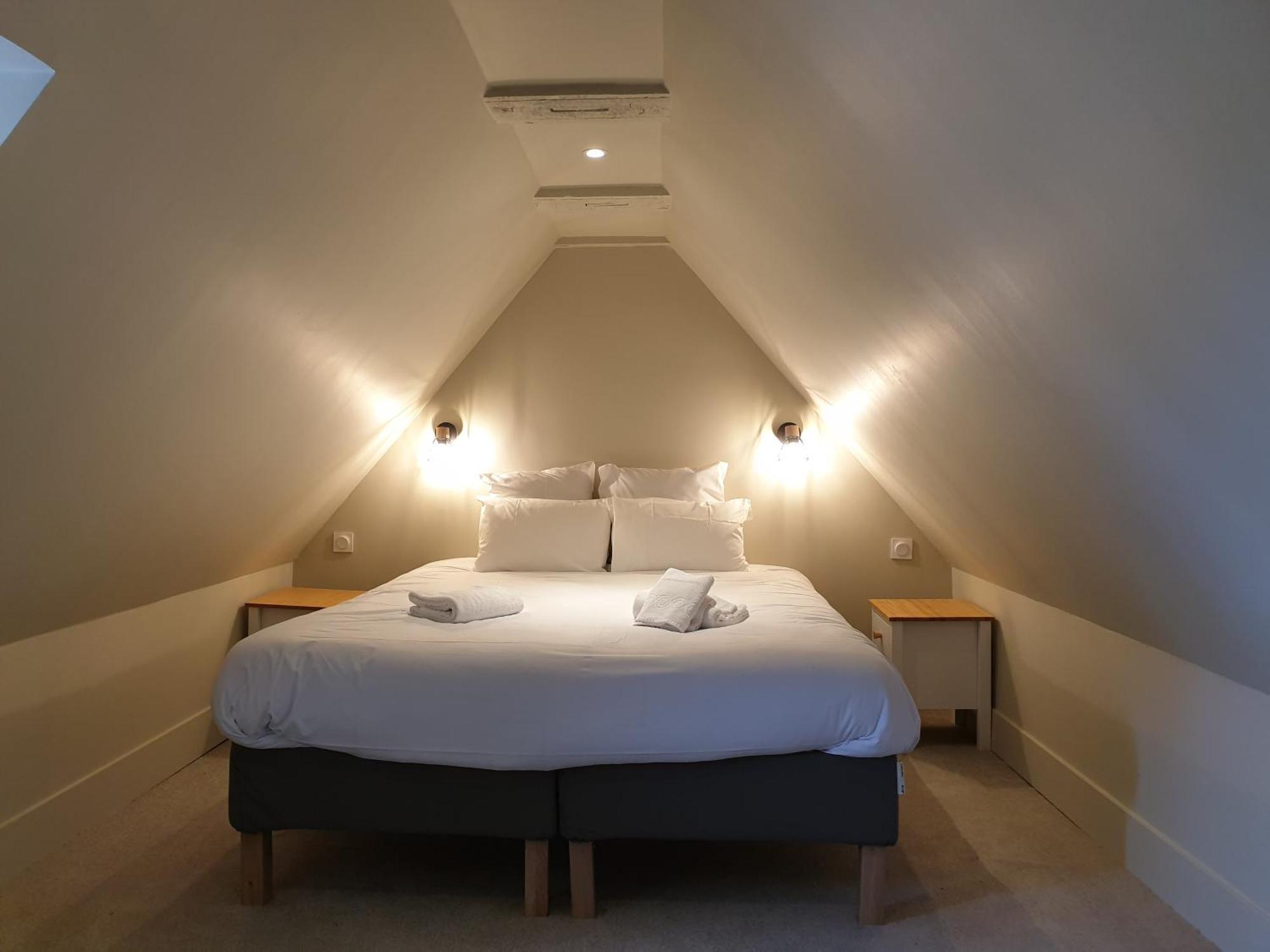 Au Loup Historic Apartments Bayeux Room photo